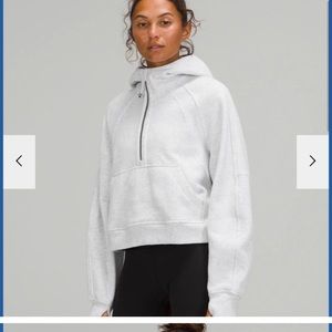 Like new half zip scuba